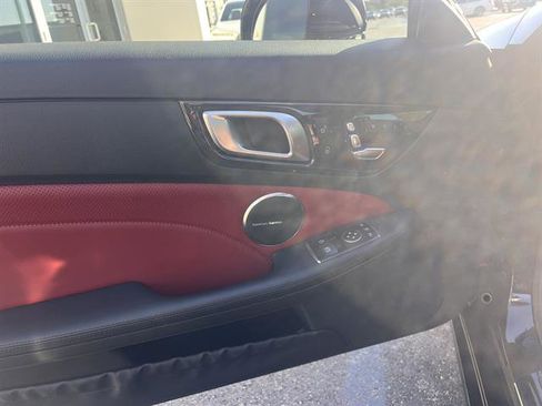 Used 2020 Mercedes-Benz SLC 300 image 11