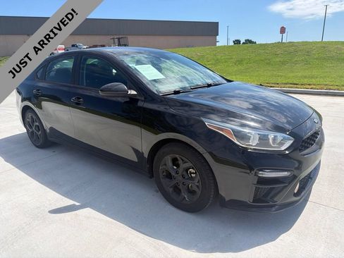 Used 2020 Kia Forte LXS FWD image 3