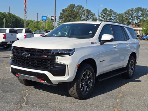 Used 2024 Chevrolet Tahoe Z71 w/ Luxury Package AWD/4WD image 2