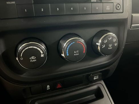 Used 2014 Jeep Patriot Sport w/ Power Value Group AWD/4WD image 15