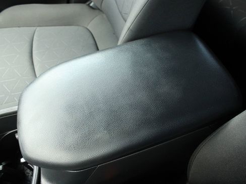 Used 2022 Toyota RAV4 XLE AWD/4WD image 42