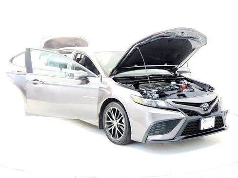 Certified 2023 Toyota Camry SE image 9