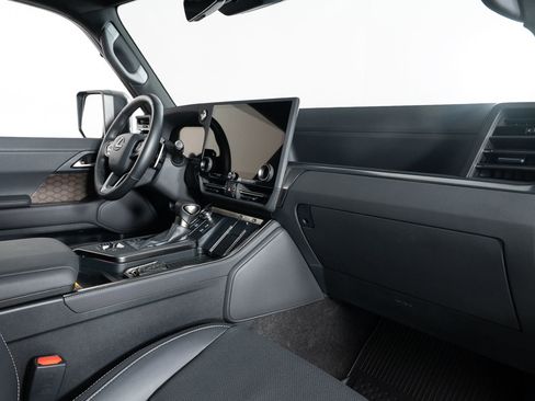 Used 2025 Lexus GX 550 image 28