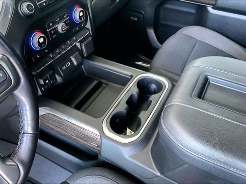 Used 2022 Chevrolet Silverado 1500 LT Trail Boss w/ Convenience Package II AWD/4WD image 5