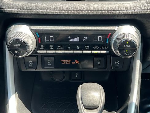 Used 2022 Toyota RAV4 XLE w/ Convenience Package AWD/4WD image 20