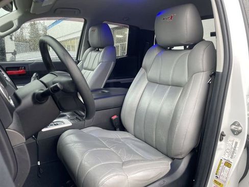 Used 2015 Toyota Tundra SR5 w/ SR5 Upgrade Package image 11