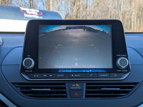 Used 2025 Nissan Altima 2.5 S image 14