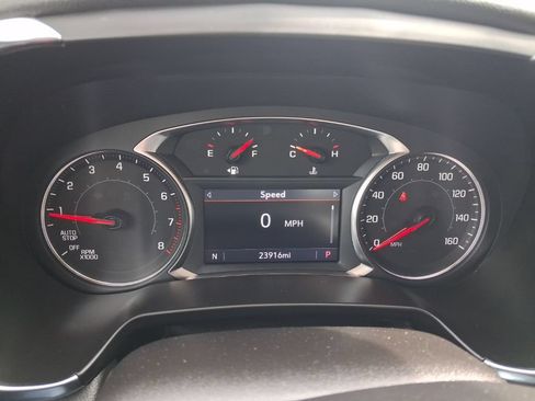 Used 2025 Chevrolet Blazer LT FWD image 2