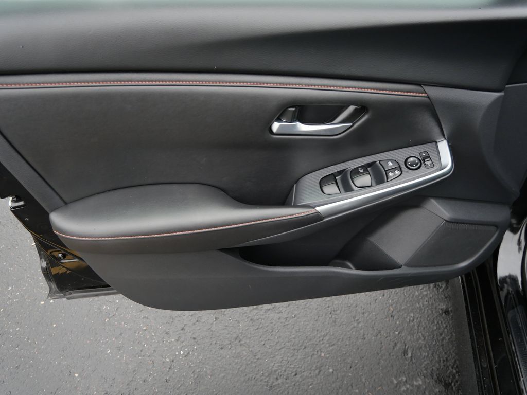 Used 2025 Nissan Sentra SR FWD image 16