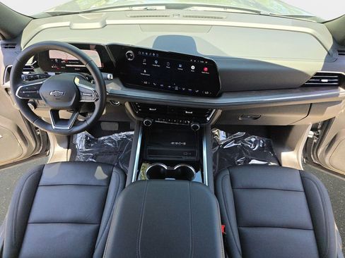 Used 2026 Chevrolet Tahoe Z71 w/ Comfort Package AWD/4WD image 10