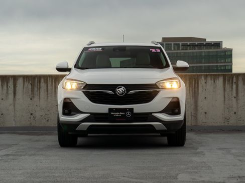 Used 2023 Buick Encore GX Select FWD image 2
