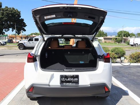 New 2026 Lexus UX 300h FWD image 16