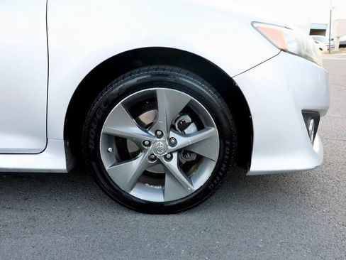 Used 2014 Toyota Camry SE image 21