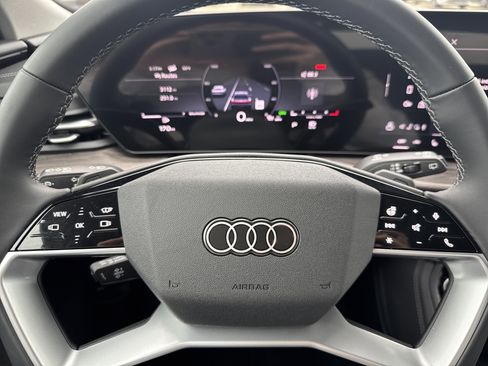 Used 2025 Audi Q5 Premium Plus w/ Premium Plus image 10