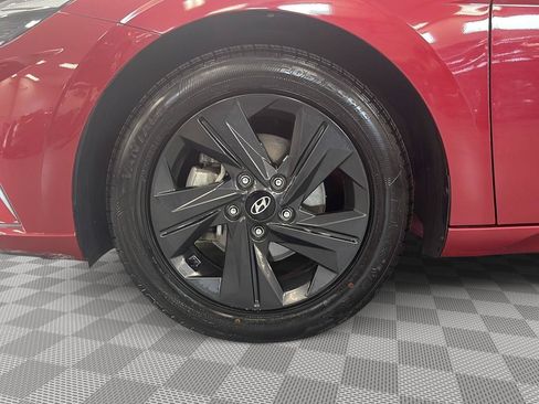Certified 2023 Hyundai Elantra SEL FWD image 9