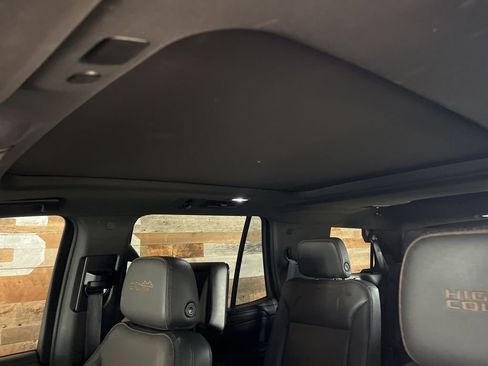 Used 2021 Chevrolet Tahoe High Country image 11