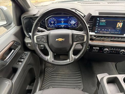Used 2023 Chevrolet Silverado 1500 LT w/ Z71 Off-Road Package image 14