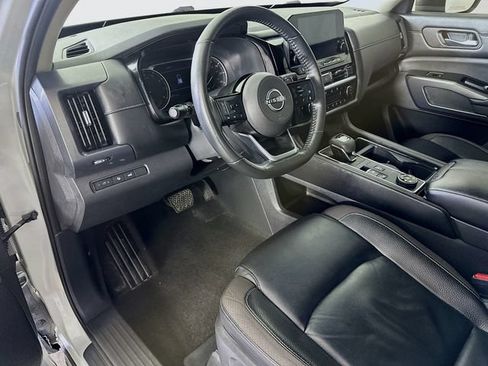 Used 2022 Nissan Pathfinder SL AWD/4WD image 23