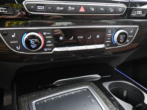 Used 2019 Audi Q7 3.0T Prestige image 13