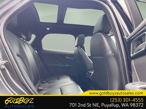 Used 2018 Jaguar F-PACE Premium image 22