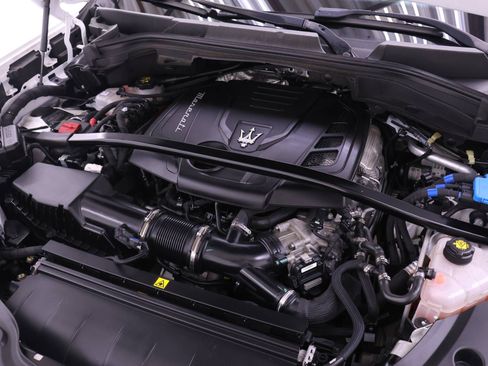 Certified 2023 Maserati Grecale Modena AWD/4WD image 24