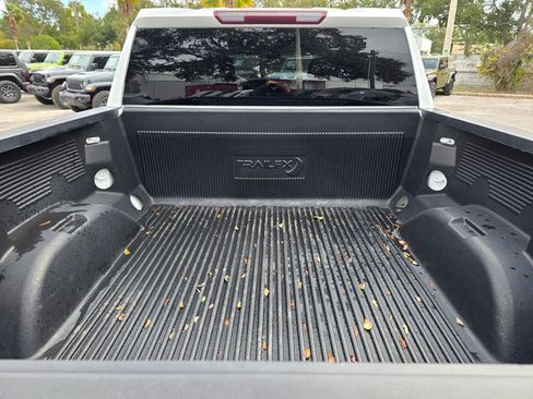 Used 2020 Chevrolet Silverado 1500 LT image 6