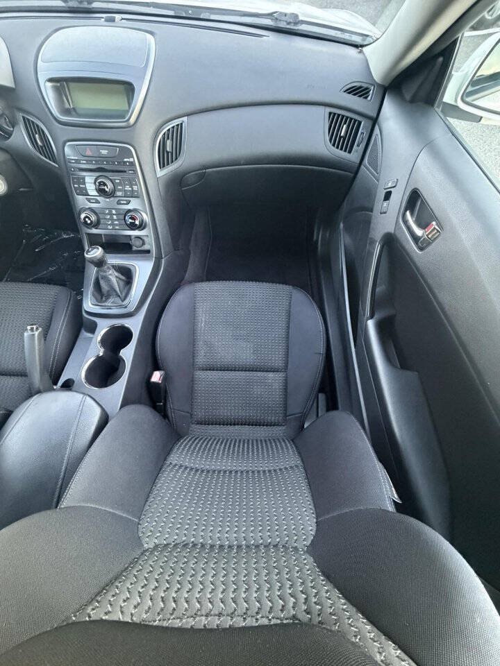 Used 2012 Hyundai Genesis 2.0T RWD image 21