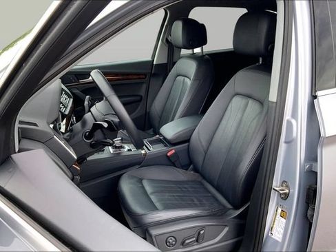 Used 2018 Audi Q5 Prestige w/ Premium Plus Package AWD/4WD image 17
