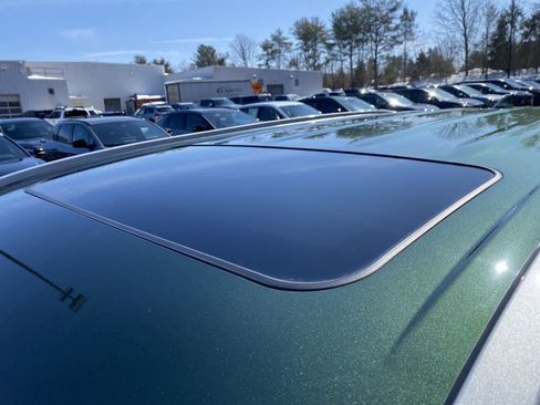 Used 2023 Toyota Highlander XLE image 18