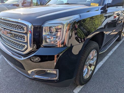 Used 2020 GMC Yukon XL SLT AWD/4WD image 2