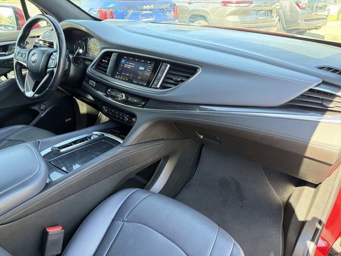 Used 2024 Buick Enclave Premium image 31
