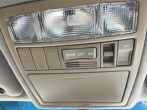 Used 2011 Toyota Camry XLE w/ SE/XLE Extra-Value Pkg FWD image 13