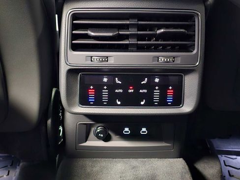 Certified 2025 Audi Q8 Premium Plus w/ Premium Plus Package image 18