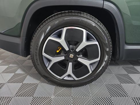 Used 2024 Rivian R1S Adventure AWD/4WD image 12