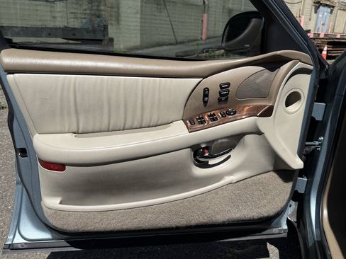 Used 2004 Buick Park Avenue w/ Prestige Feature Package FWD image 23