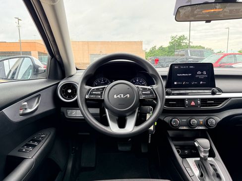 Used 2023 Kia Forte LXS w/ LXS Technology Package FWD image 18