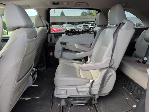 Used 2018 Honda Odyssey Touring image 7