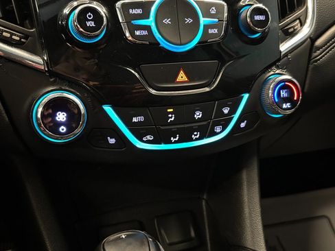 Used 2017 Chevrolet Cruze Premier image 14