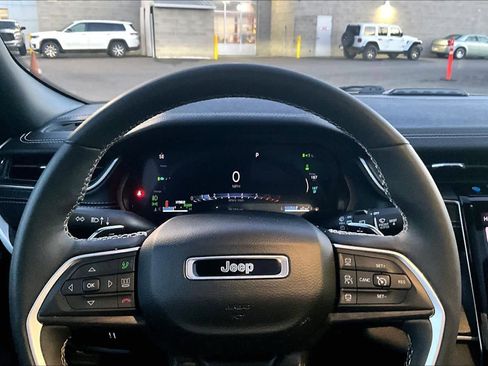 Used 2024 Jeep Grand Cherokee Limited 4xe image 18