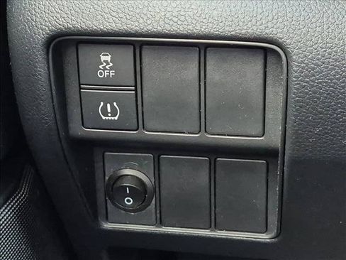 Used 2018 Honda CR-V LX image 12