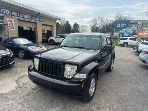 Used 2012 Jeep Liberty Sport image 2