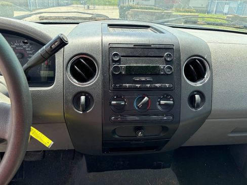 Used 2006 Ford F150 XLT AWD/4WD image 13
