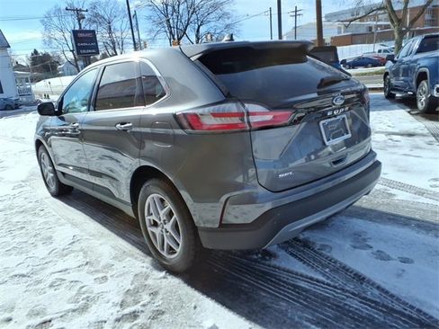 Used 2024 Ford Edge SEL w/ Convenience Package image 7
