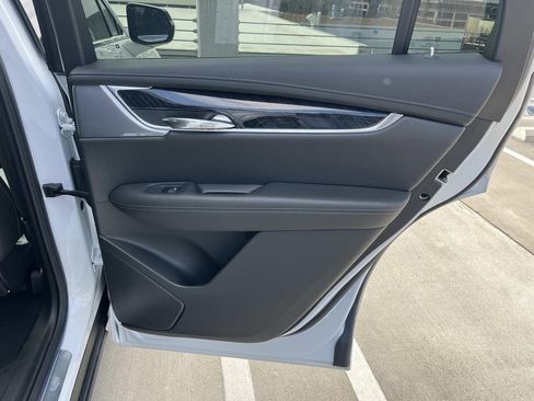 Certified 2023 Cadillac XT6 Premium Luxury w/ Technology Package image 21