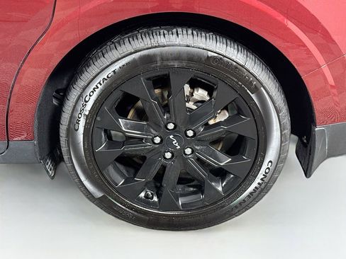 Used 2023 Kia Carnival SX Prestige image 9