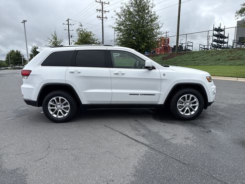 Certified 2021 Jeep Grand Cherokee Laredo AWD/4WD image 10