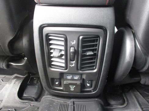 Used 2024 Dodge Durango GT image 17