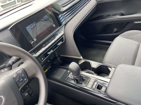 Used 2025 Toyota Camry LE FWD image 27