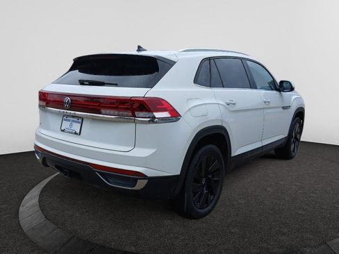 Used 2024 Volkswagen Atlas Cross Sport SE w/ Panoramic Sunroof Package FWD image 7