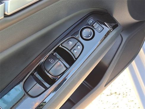 Used 2024 Nissan Altima 2.5 SR image 20